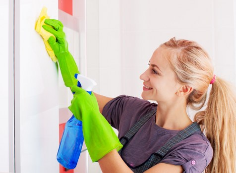 Domestic cleaning service in a Richmonduponthames living room