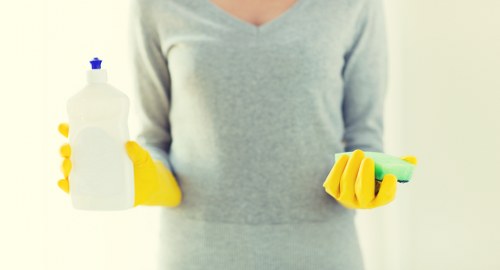 Detailed room cleaning for a rental handover in Richmonduponthames